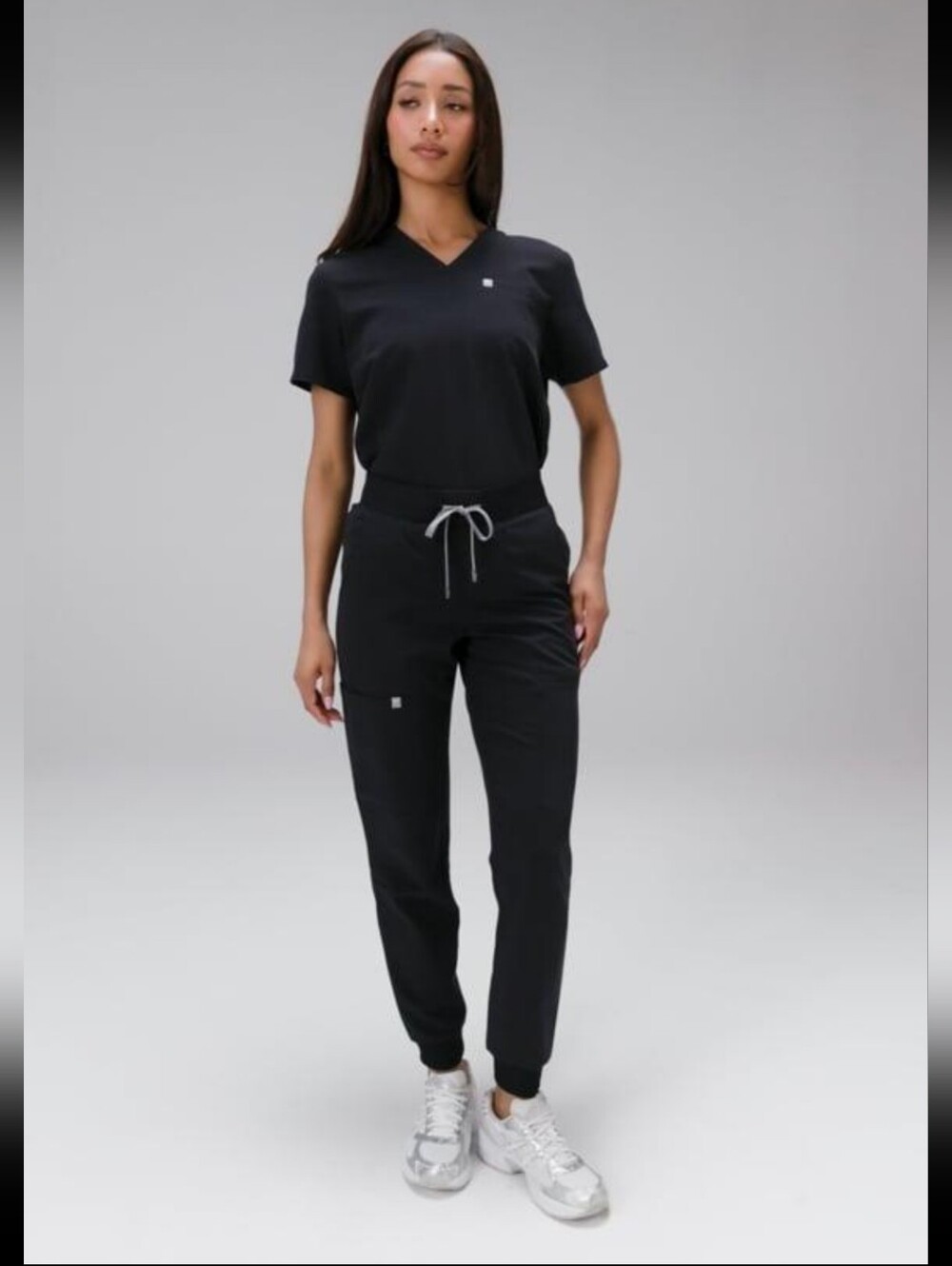 Fabletics On-Call 4-Pocket Scrub Joggers Black Medium